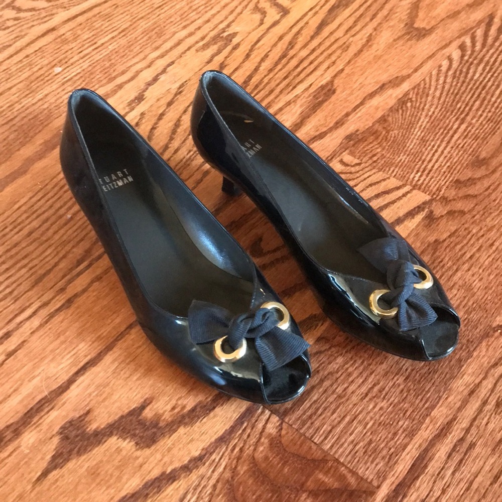 Stuart Weitzman navy patent leather shoes